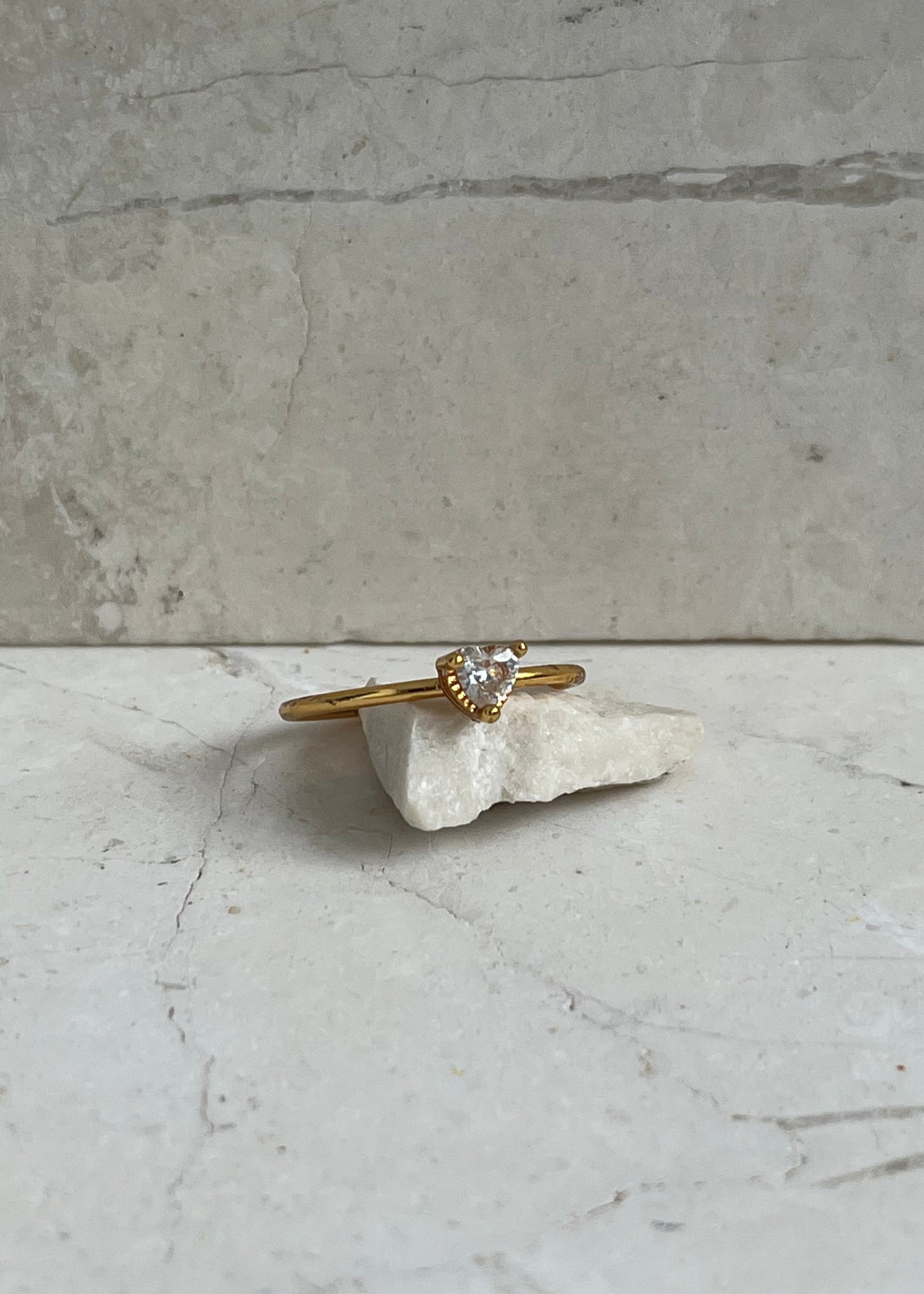 Petite Amor Ring